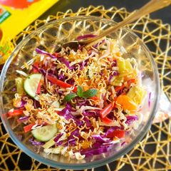 A picture of Crispy Maggi Salad.