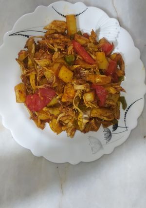 عکسی از دستور مرغ و سیب زمینی سرخ شده