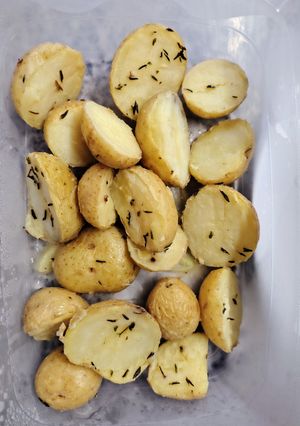 Una foto de Ensalada de papines, huevo y lactonesa