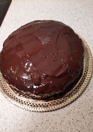 Una foto de Tarta de chocolate rellena de confitura de 🍓 fresa y 🎃calabaza