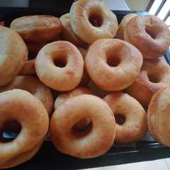 A picture of Donat Pisang.
