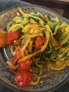 Une photo de Noodles de courgettes à la tomate