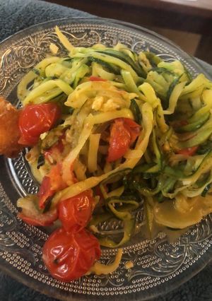 Une photo de Noodles de courgettes à la tomate