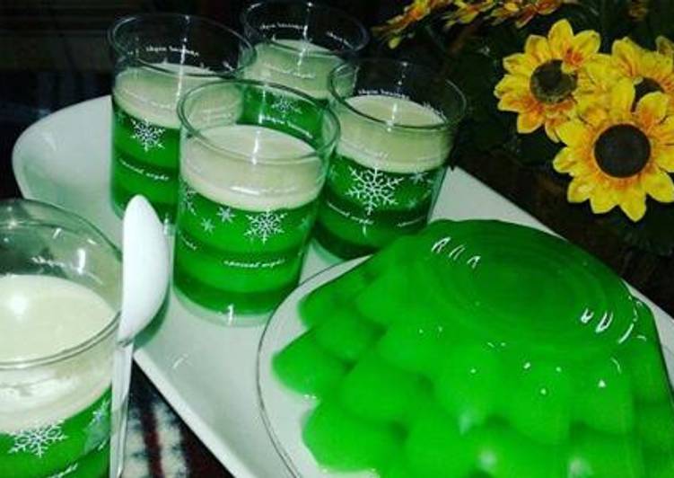 Puding Lapis Kelapa Muda