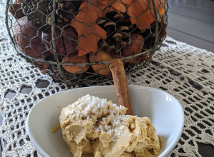 Una foto de Helado de calabaza con especias - Pumpkin spice ice cream