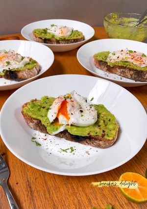 A picture of Avocado Toast.