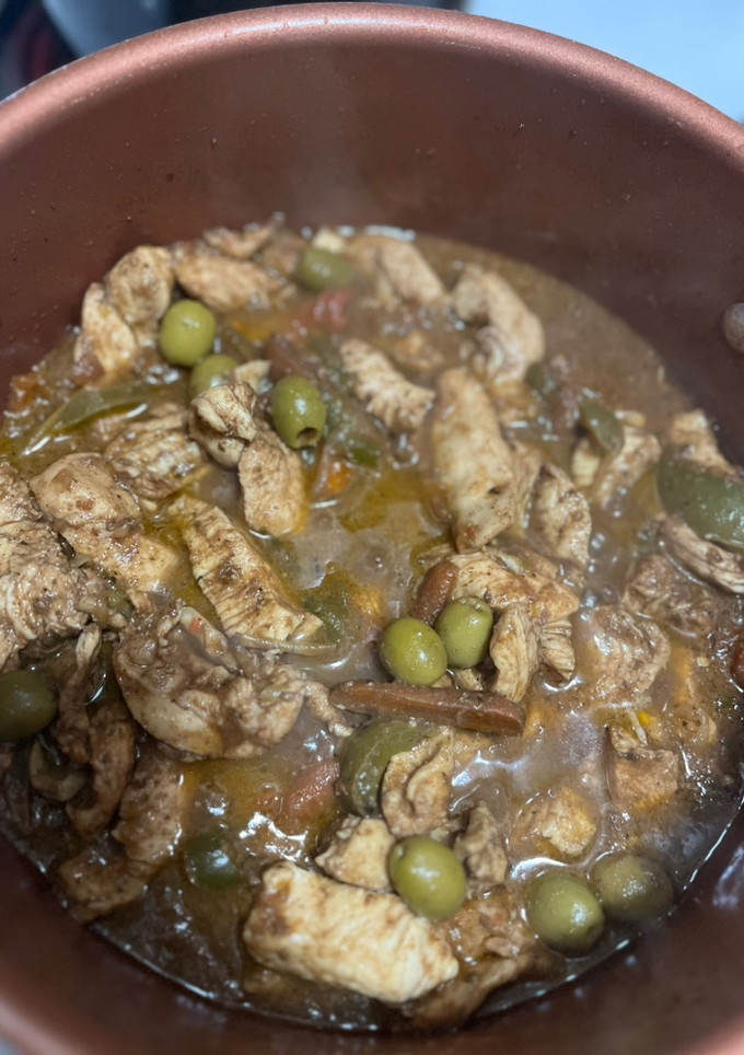 Una foto de Pechuga de pollo con vegetales