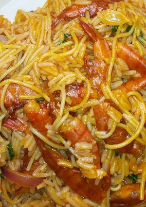 A picture of Jollof din shinkafa da taliya me shrimps.