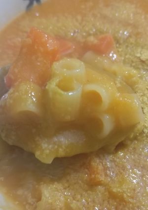 Una foto de Sopa de calabaza y dedalitos