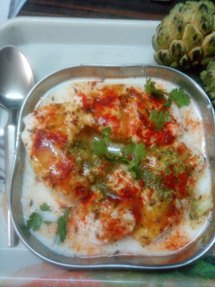 दाल के दही बड़े (dal ke dahi vade recipe in Hindi) रेसिपी मुख्य फोटो