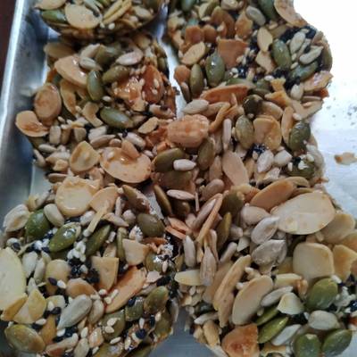 Resep Florentine cookies/mix nuts oleh Husnah Af - Cookpad