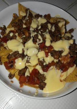 A picture of Cheesy Beef Nachos.