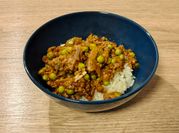 Una foto de arroz con carne picada