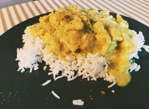 Foto principal de Pollastre al curri amb arròs basmati
