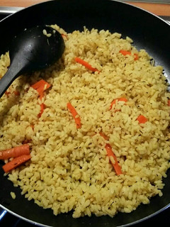Una foto de Arroz especiado con zanahoria