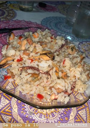 Una foto de Arroz con mariscos, simulando paella 🥘