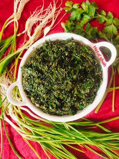 हरे लहसुन धनिए की चटनी रेसिपी मुख्य फोटो