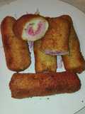 Flamenquínes de pan de molde con beicon longaniza fresca y queso chedar