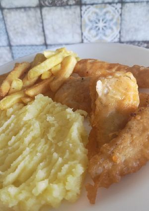 Csirkemell csíkok sörtészta bundában recept fotója