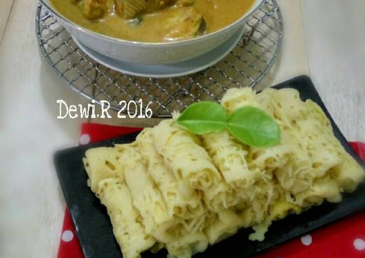 Roti Jala Kare Ayam