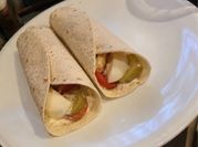 Une photo de cornichon sandwich