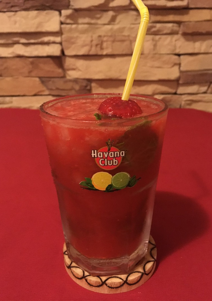 Una foto de Mojito de fresa