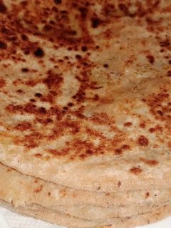 आलू का पराठा (Aloo ka paratha recipe in hindi) रेसिपी मुख्य फोटो
