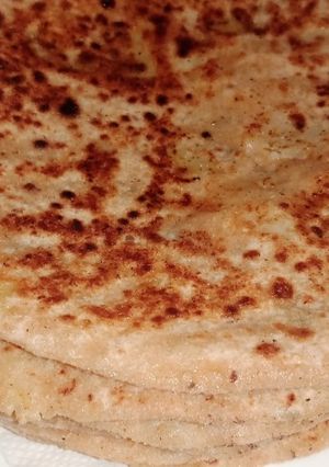 आलू का पराठा (Aloo ka paratha recipe in hindi) रेसिपी मुख्य फोटो