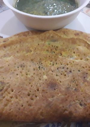 A picture of Besan chila.