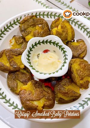 Gambar 👩‍🍳Crispy Smashed Baby Potatoes🥔