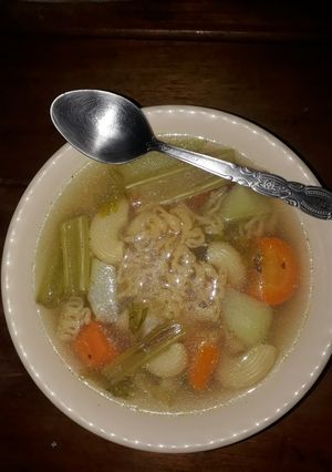 Una foto de Sopita con ramen...🇸🇻