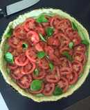 Tarta fría de queso crema, albahaca y tomate (veggie)