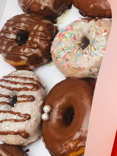 A picture of Glazed doughnut.