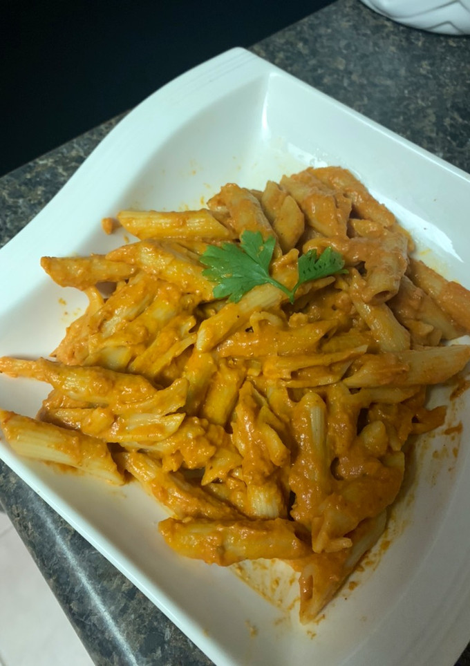 Una foto de Pasta en salsa de jitomate cremosa