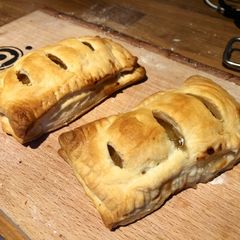 A picture of Mini Apple pie 🍎.