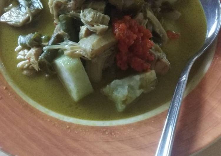 Cara Gampang Menyiapkan Lontong Sayur 😋 yang Enak