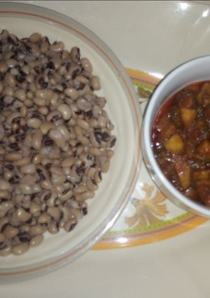 A picture of Beans & potato porridge soup.