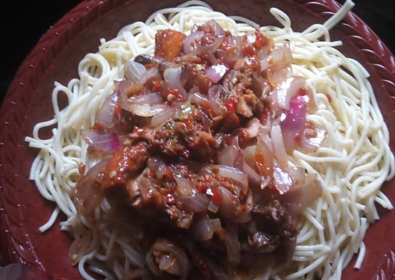White spaghetti with stew