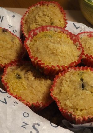 Foto principal de Muffins con arándanos a la naranja y cobertura crujiente