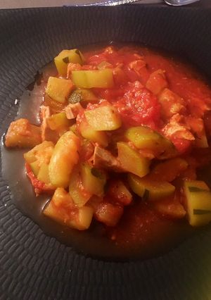 Une photo de Courgettes au thon et Câpres à la sauce tomate au cookéo ou pas