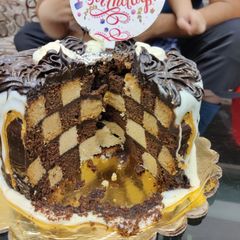 A picture of Chess with truffle cake.