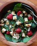 Ensalada de kale, espinacas y frambuesas