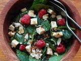 Ensalada de kale, espinacas y frambuesas