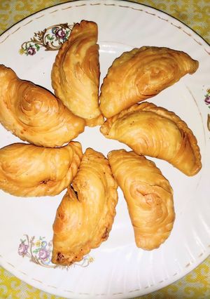 A picture of Flaky mawa Gujhiya.
