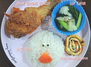 Gambar Set Bento - Nasi Putih/Ayam Goreng/Sup Sayur/Telur Gulung