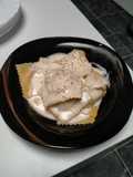 Ravioli chèvre et jambon de parme. Sauce crème de parmesan