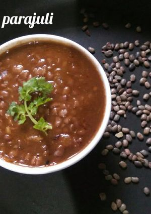A picture of Nepali gahat / kulthi ki daal.