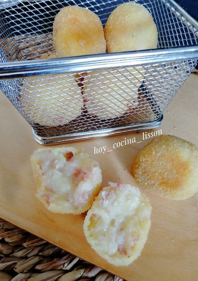 Una foto de Bolas de patata con jamón y queso