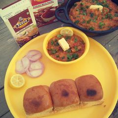 A picture of Pav bhaji.