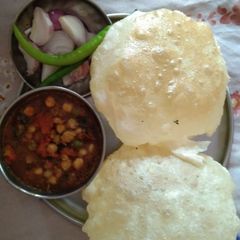 A picture of Chole bhature.